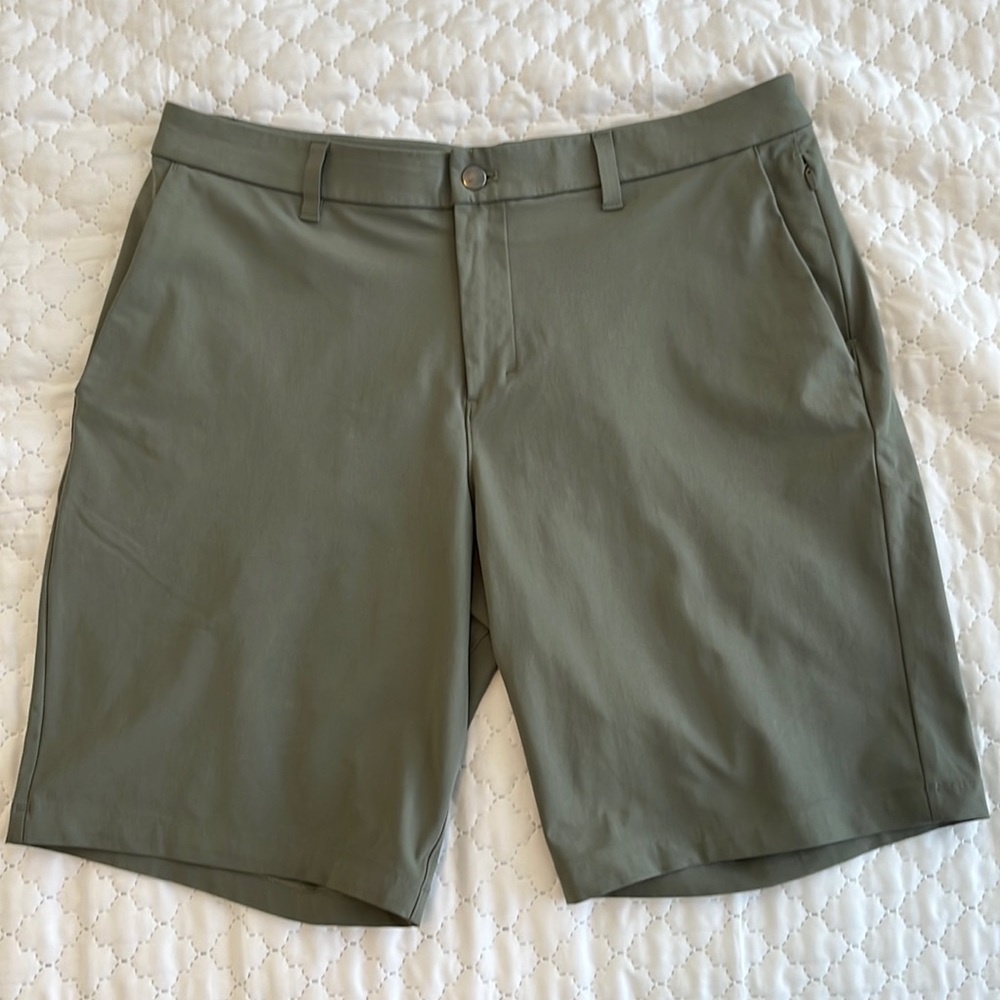 LuLu Lemon Commission Golf Short w/ Warpstreme Technology